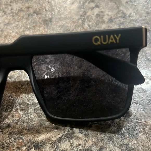 Quay Black Polarized Sunglasses - Picture 2 of 4
